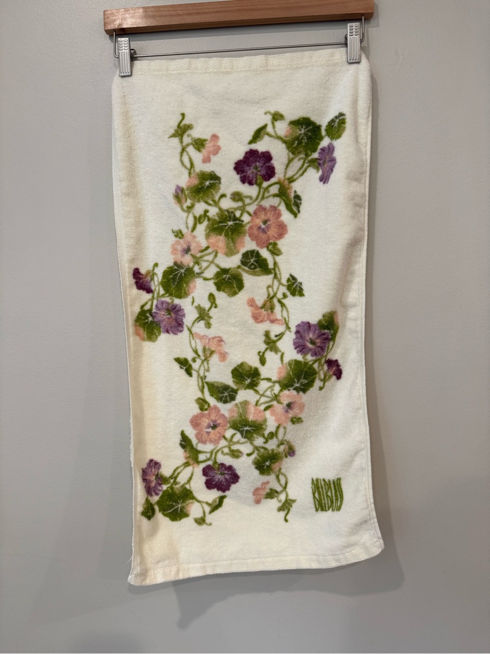 Vintage Bill Blass for Springmaid Floral Hand Towel Cottagecore